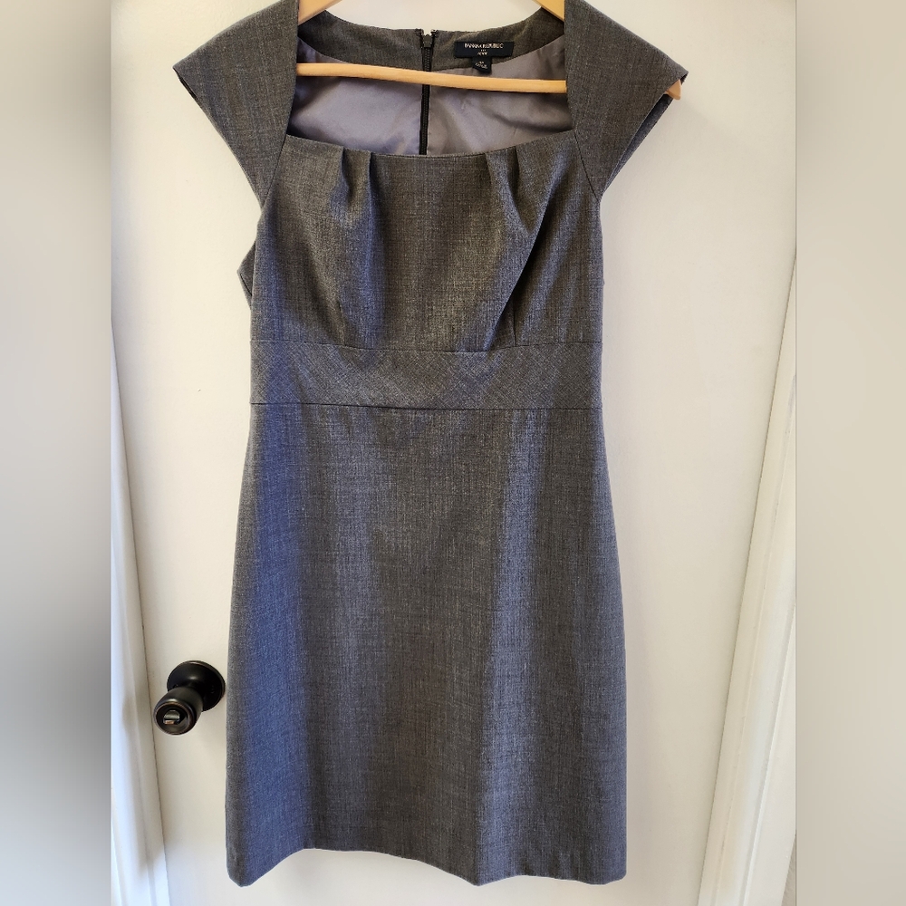 Banana Republic Grey Sheath Dress Size 4P